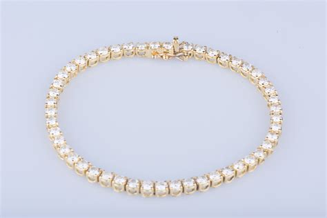 gucci bijoux avec diamant|Bracelets en or et diamant de créateur .